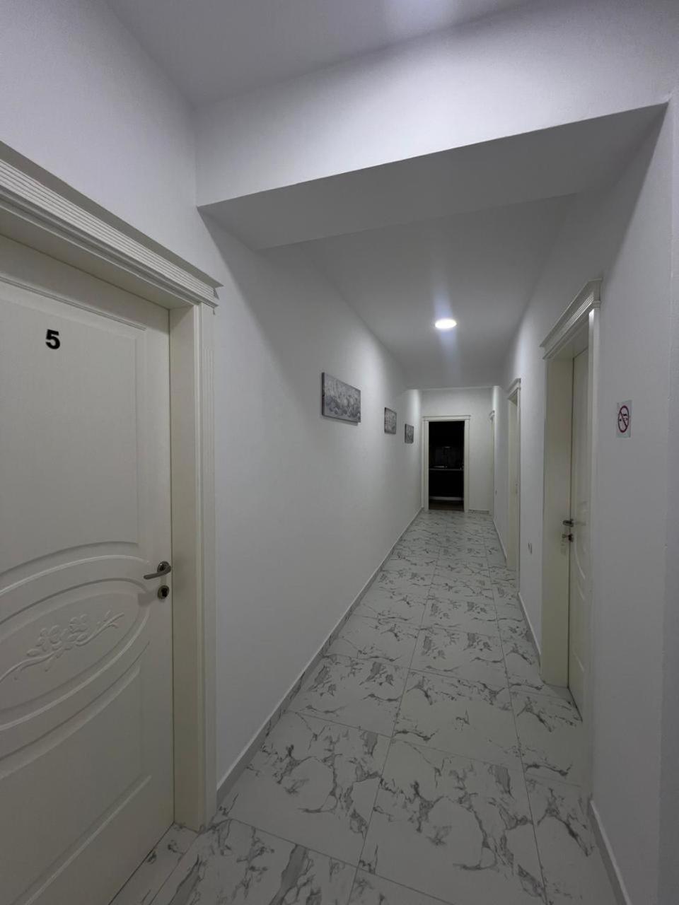 Hotel Vila Flowers Vlorë Eksteriør billede