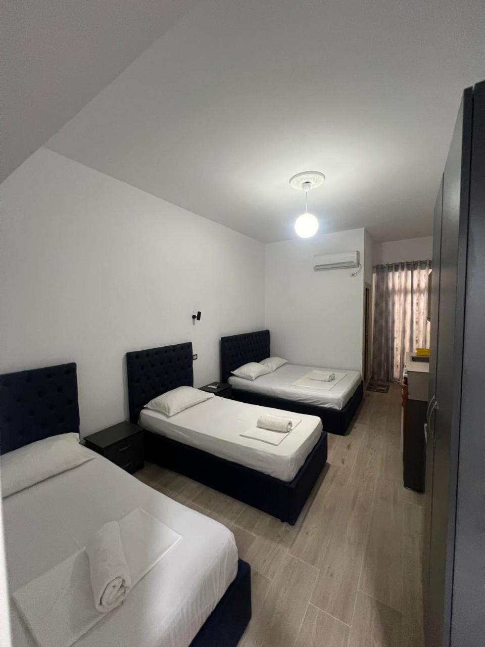 Hotel Vila Flowers Vlorë Eksteriør billede