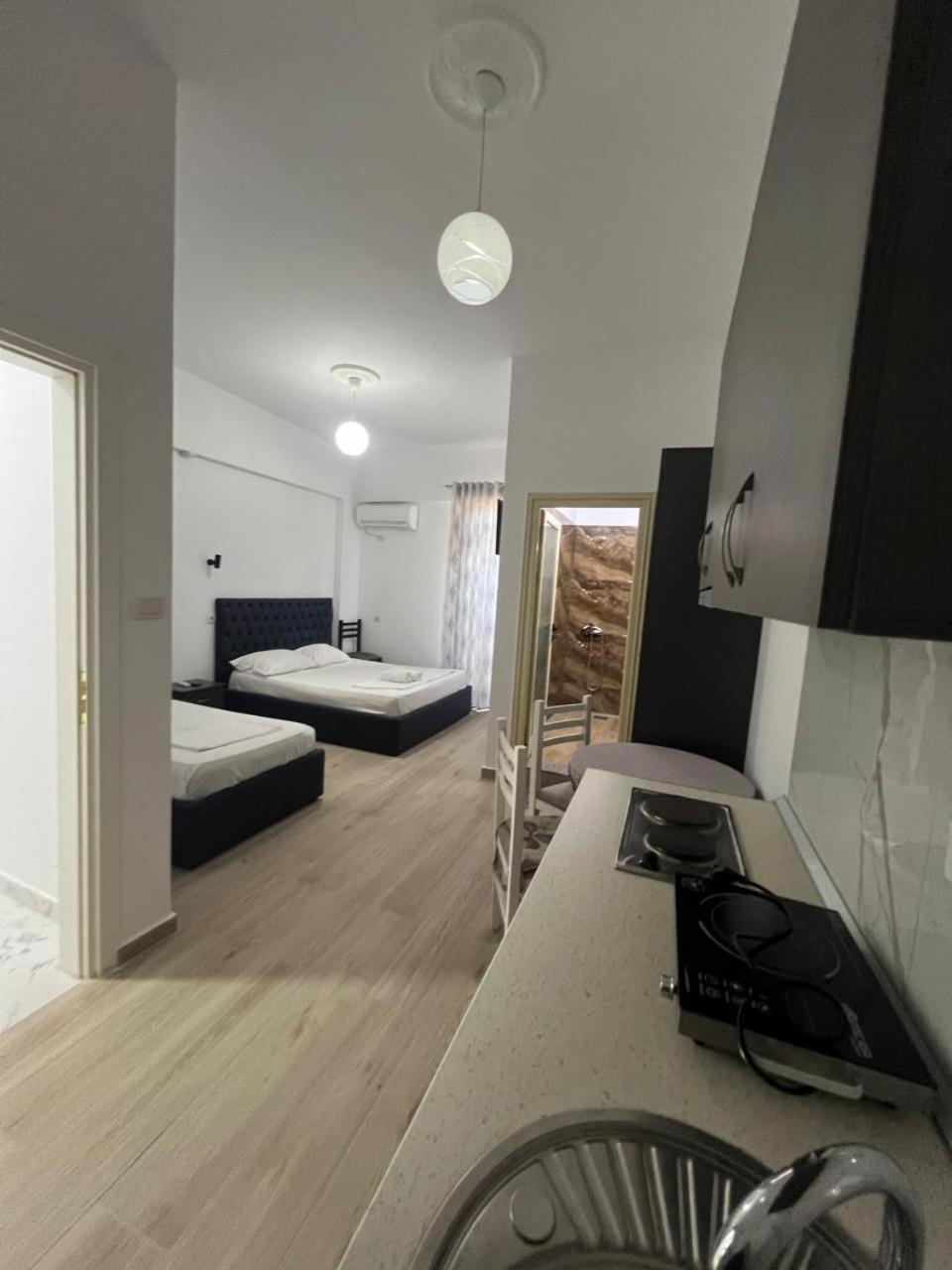 Hotel Vila Flowers Vlorë Eksteriør billede