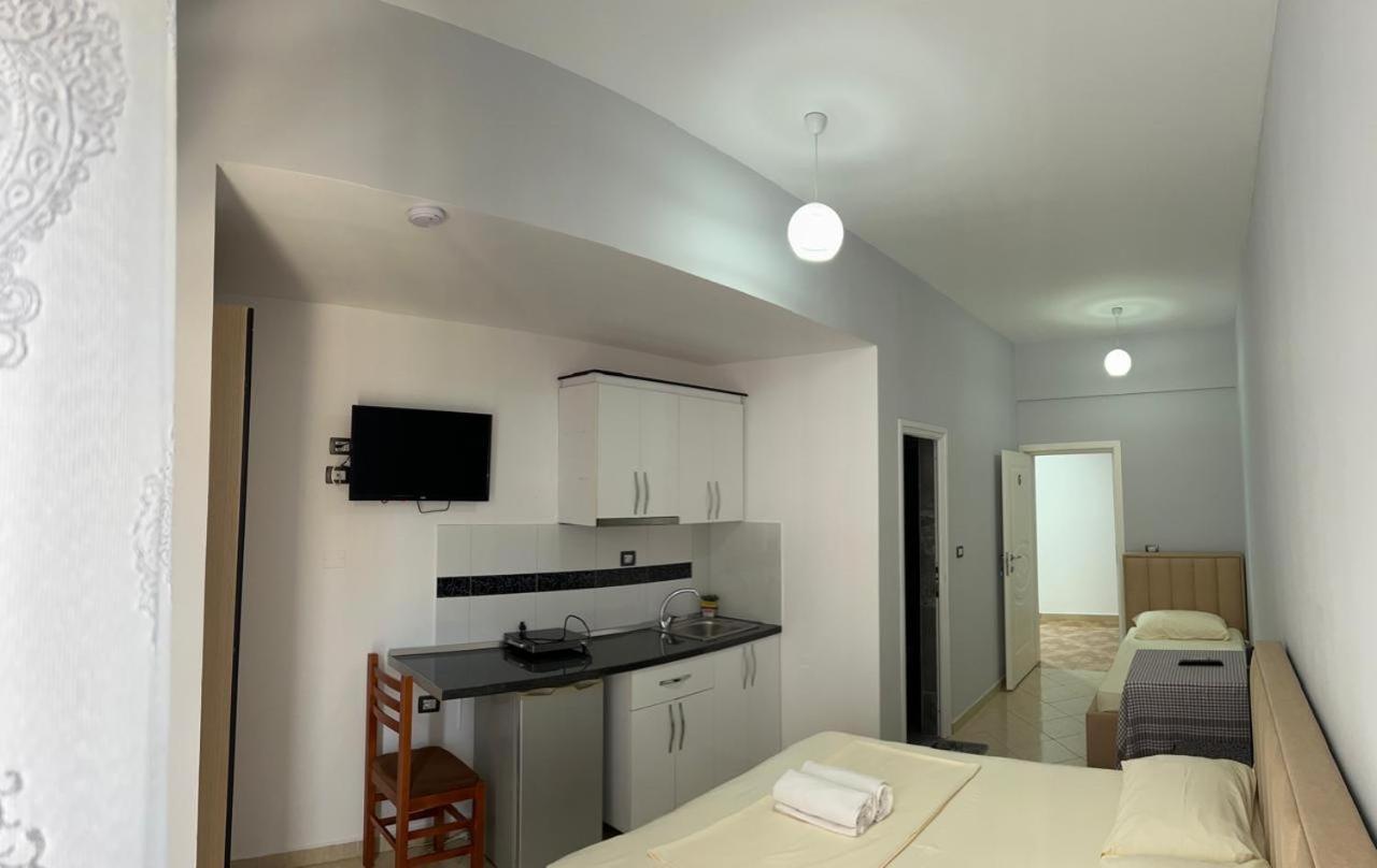 Hotel Vila Flowers Vlorë Eksteriør billede