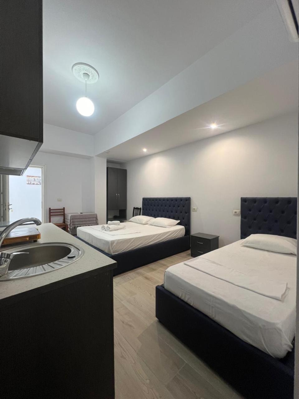 Hotel Vila Flowers Vlorë Eksteriør billede
