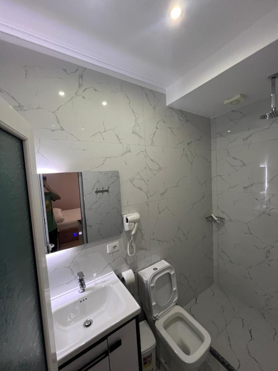 Hotel Vila Flowers Vlorë Eksteriør billede